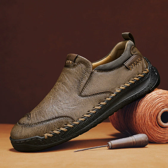 Men's casual shoes, khaki leather lace-up with side panel and padded heel
