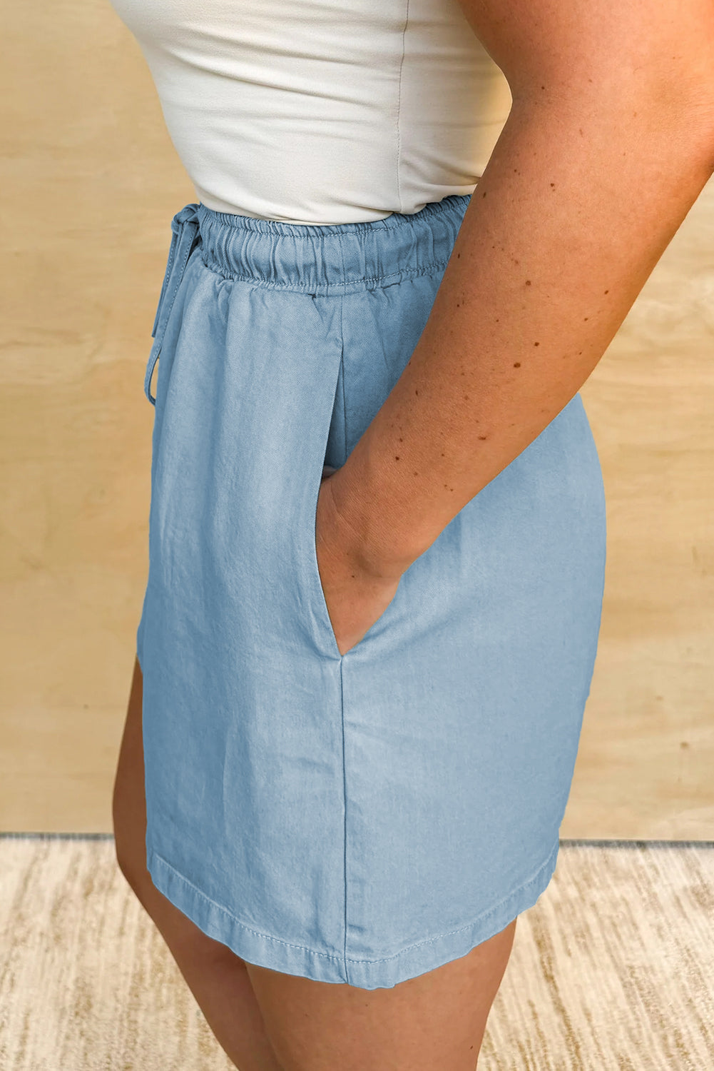 Washed chambray shorts with elastic waistband and drawstring tie, blue