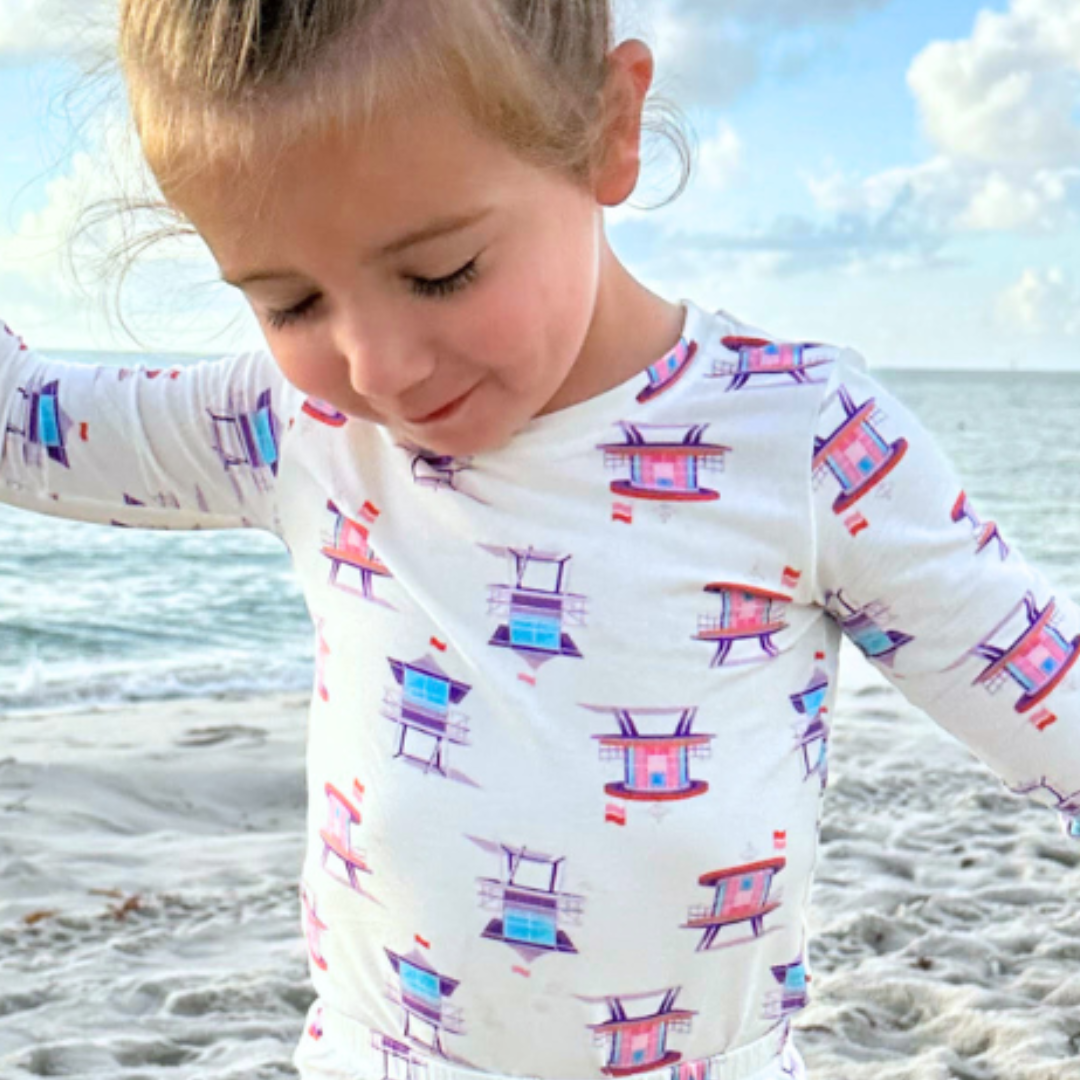 Kids long-sleeve top and pants set, white with colorful beach chair print