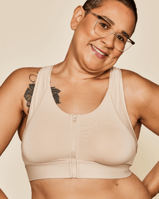 Buff front-closure sports bra with racerback straps and zip placket
