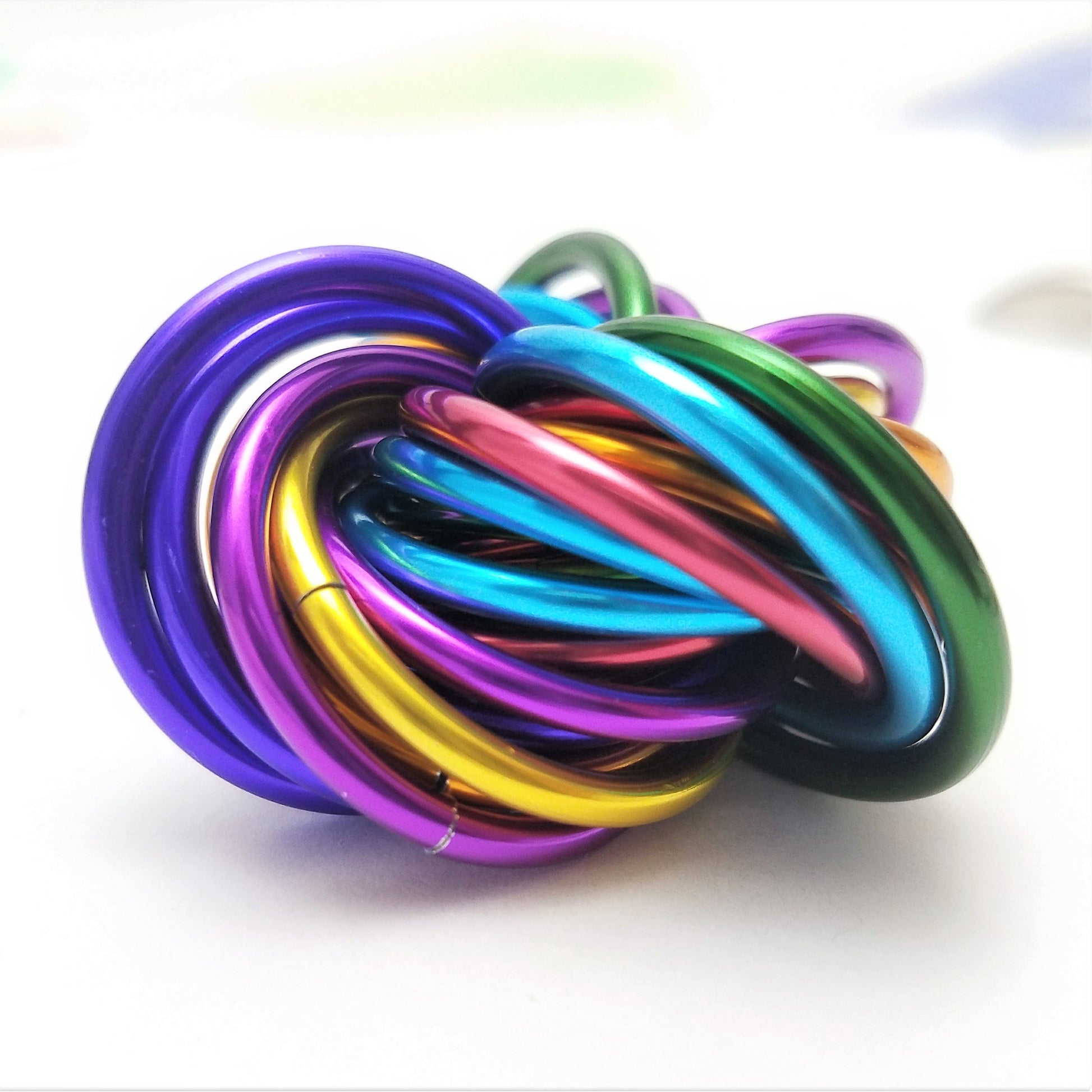Möbii® RAINBOW Collection: Shiny Multicolor Fidget Stress Balls Steel Lynx