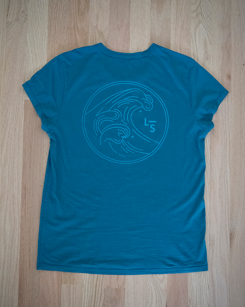 Teal T-shirt with crew neck and large back circular wave emblem print