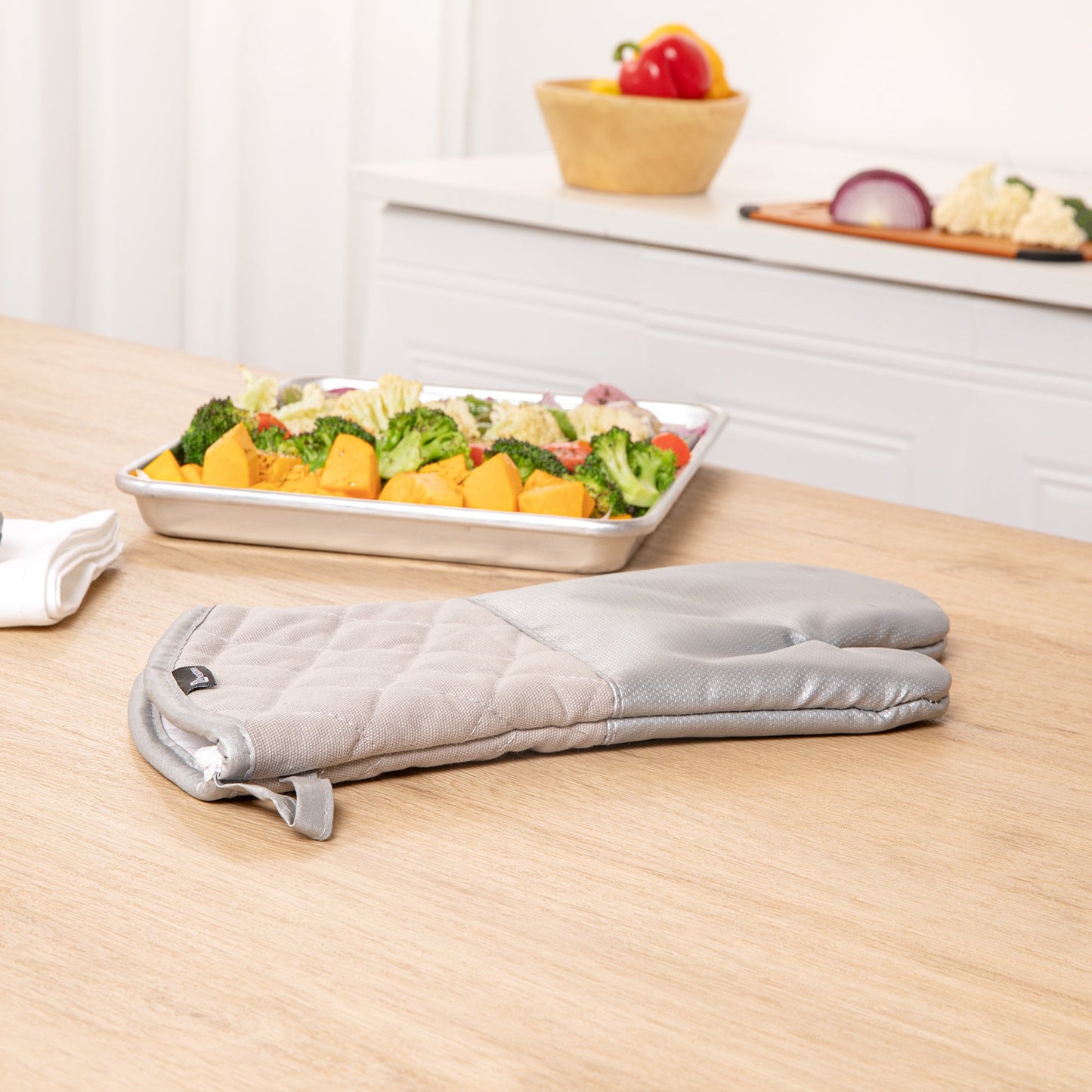 RW Threads Silver Fiberglass Oven Mitt - Non-Slip, Professional Grade - 15" x 7" x 1" - 1 count box
