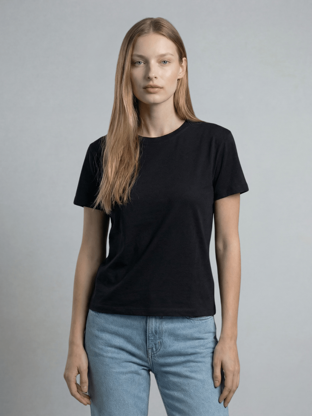 Boxy everyday tee, black crew-neck T-shirt with short sleeves and straight hem.
