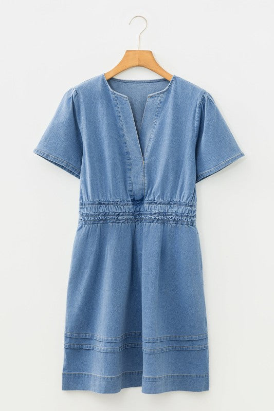 Denim mini dress with elastic waist, short sleeves, V-neck, light blue