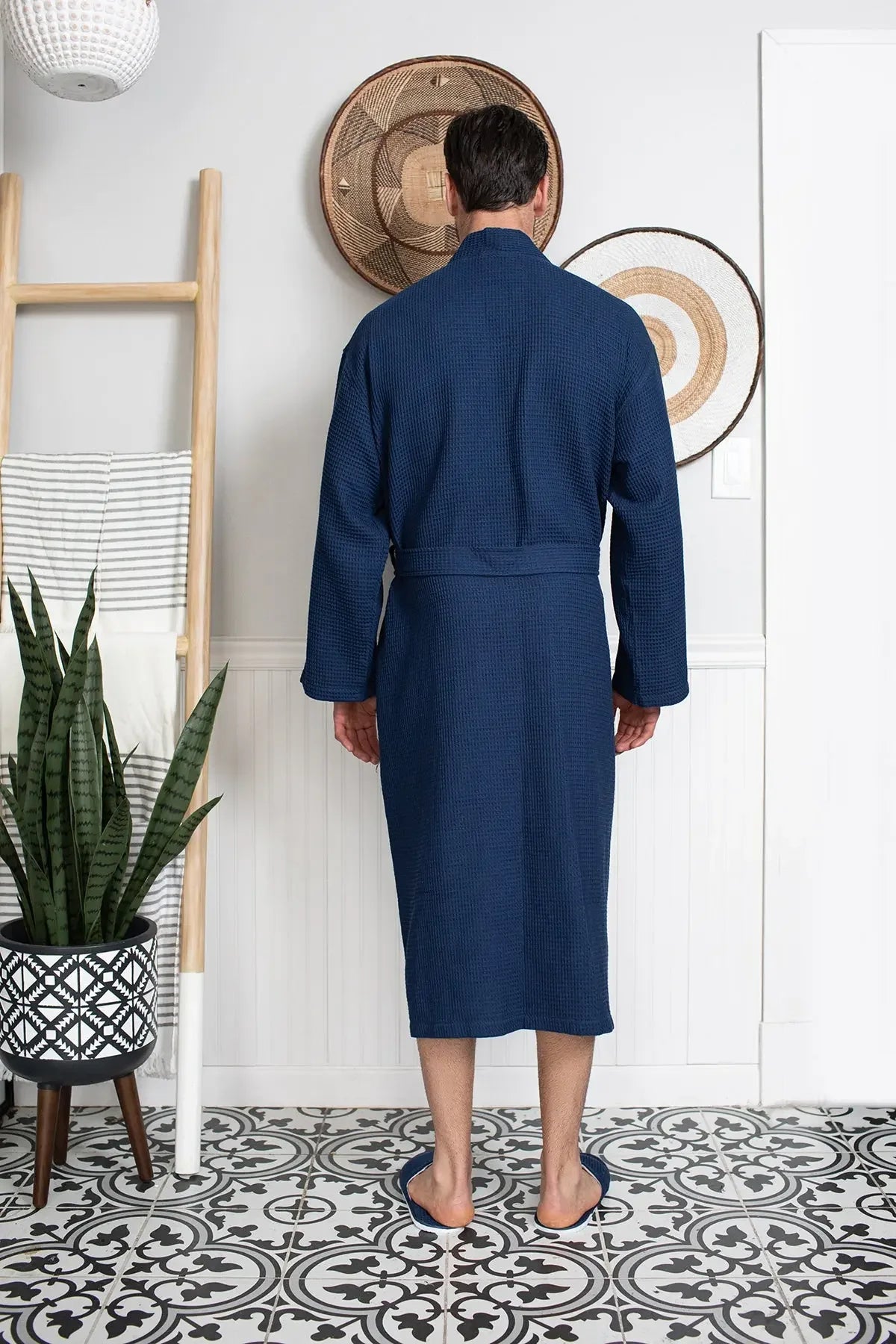 Men's waffle bathrobe, navy blue, back view with tie belt and long sleeves